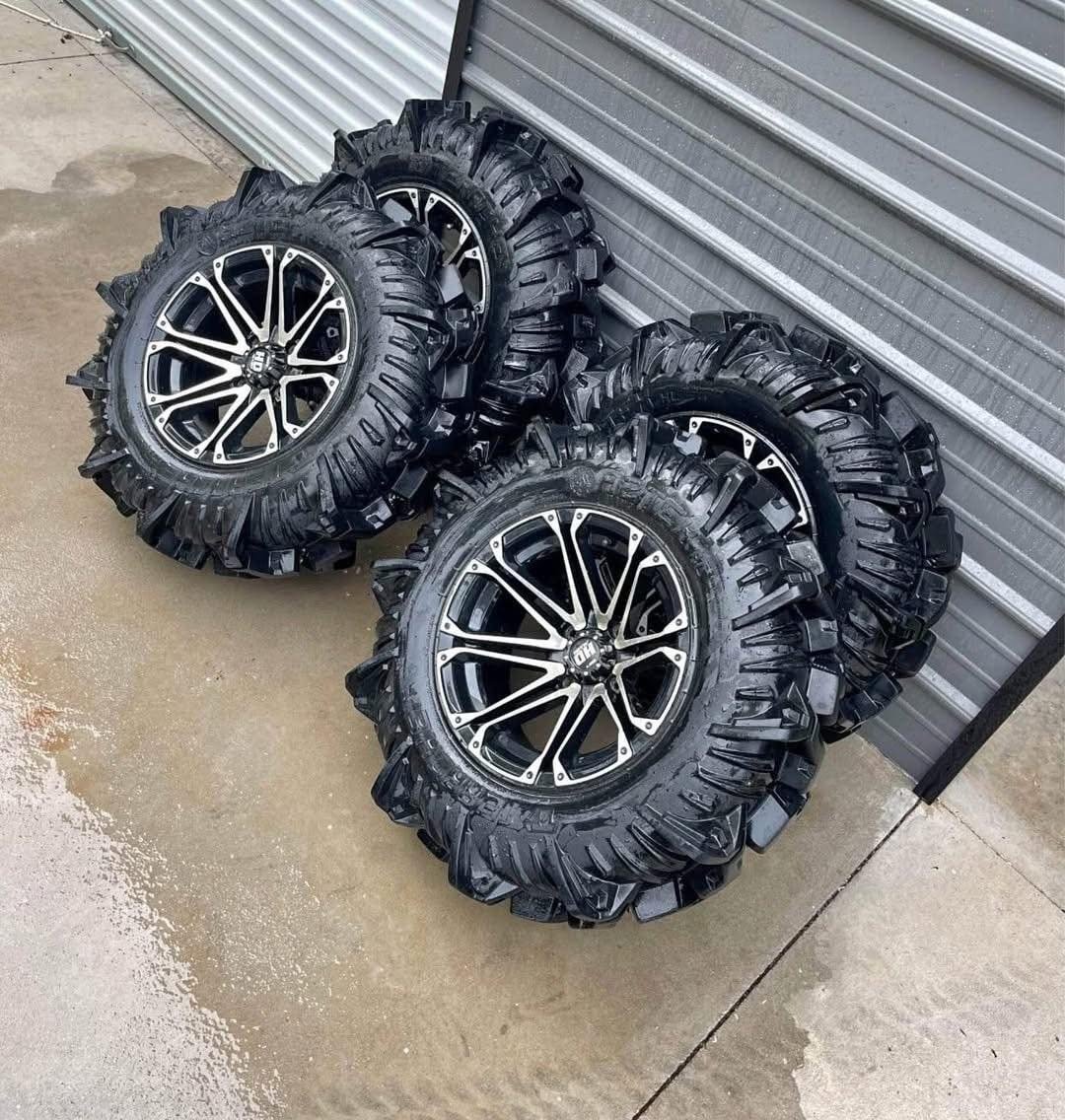 30” Terache Aztex’s New Tires & 14” HD wheels